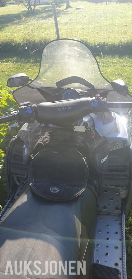 2004 Yamaha RS Venture TF snøscooter
