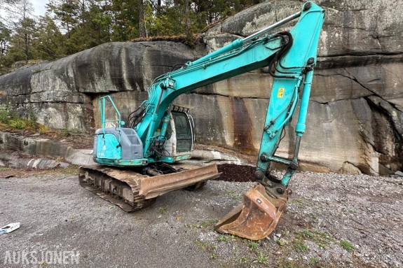 2002 Kobelco SK 135 SR LC Gravemaskin mva fri
