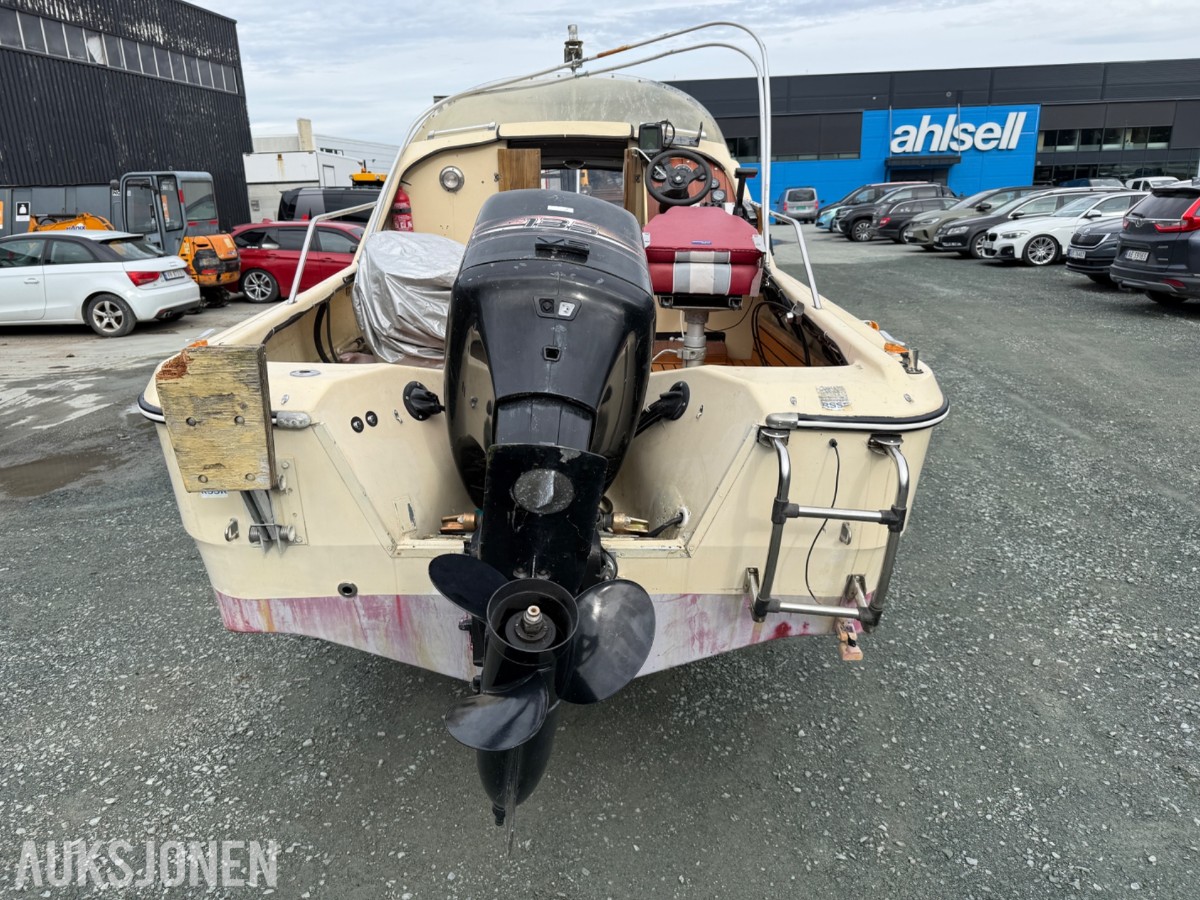 Shetland cabincruiser med Mercury 135 og Gaupen båthenger