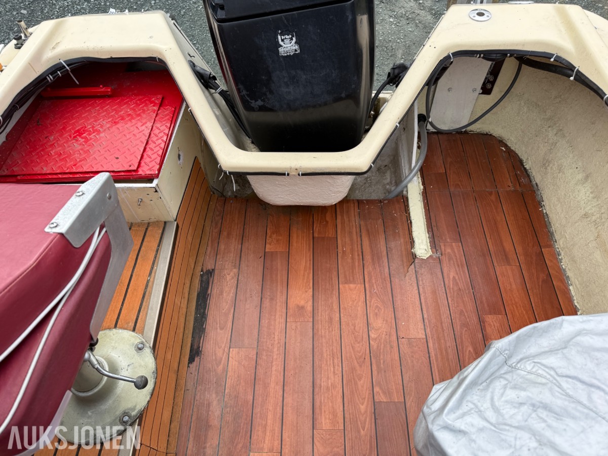 Shetland cabincruiser med Mercury 135 og Gaupen båthenger