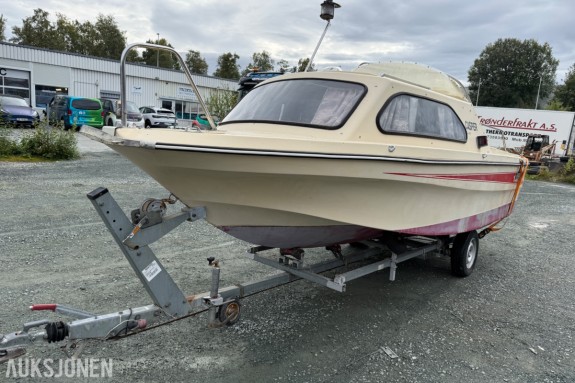 Shetland cabincruiser med Mercury 135 og Gaupen båthenger