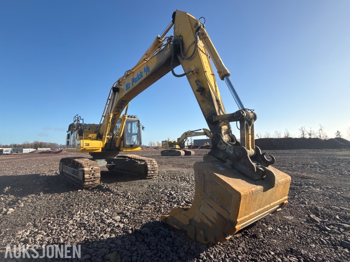 2020 Komatsu PC490LC-11E0 beltegraver med graveskuffe – 48 tonn