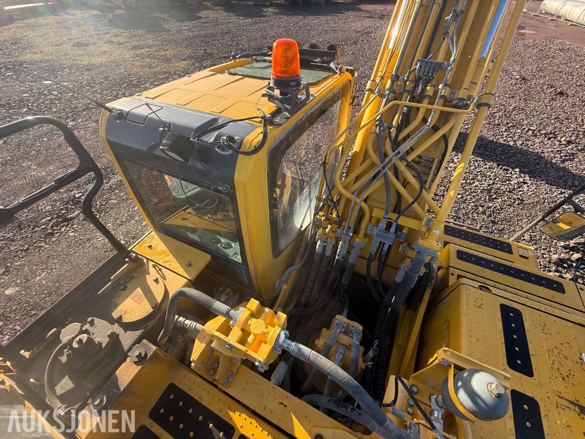 2020 Komatsu PC490LC-11E0 beltegraver med graveskuffe – 48 tonn