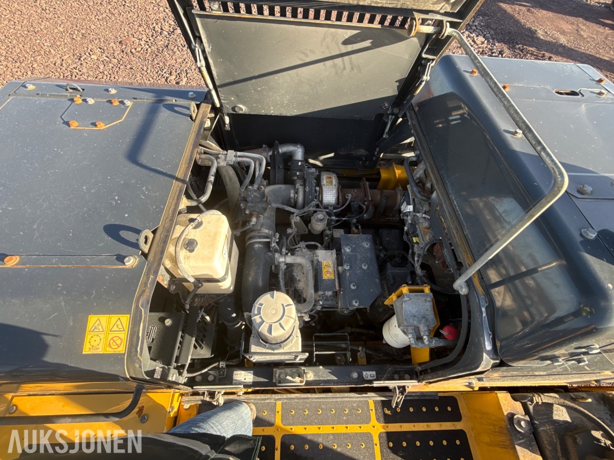 2020 Komatsu PC490LC-11E0 beltegraver med graveskuffe – 48 tonn