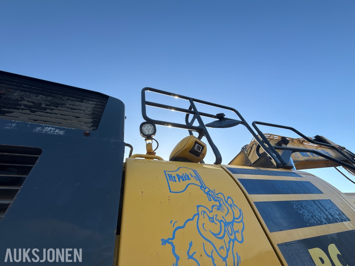 2020 Komatsu PC490LC-11E0 beltegraver med graveskuffe – 48 tonn
