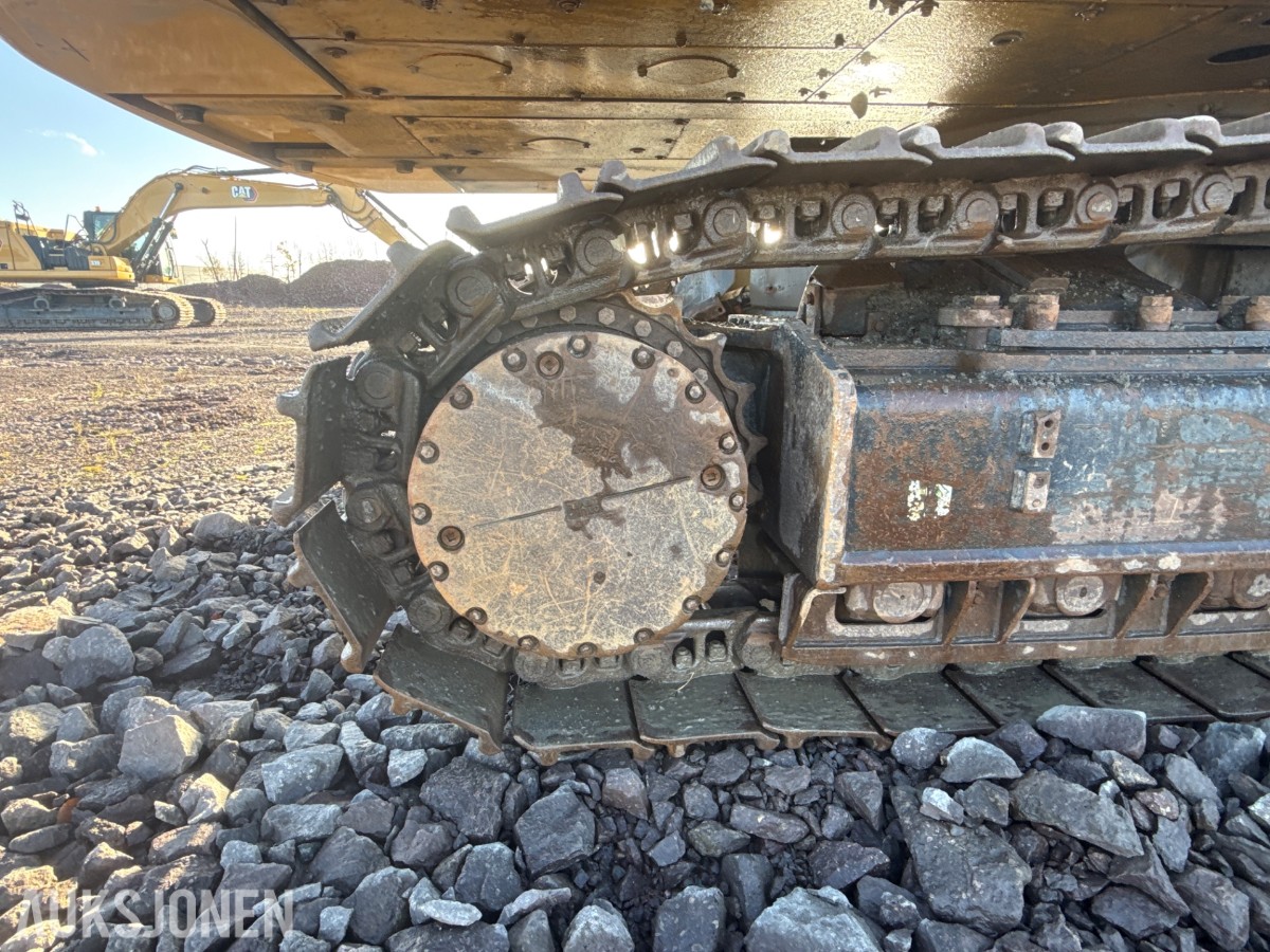 2020 Komatsu PC490LC-11E0 beltegraver med graveskuffe – 48 tonn