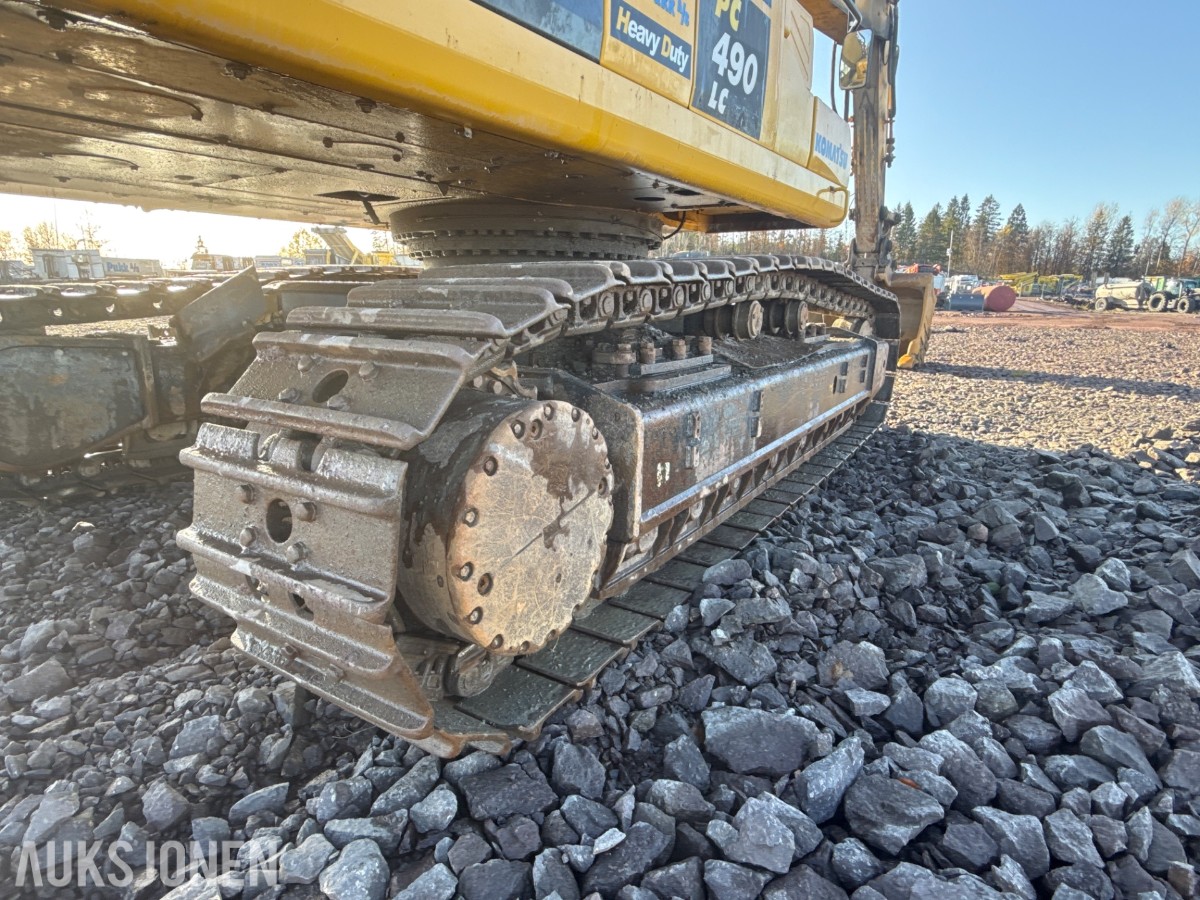 2020 Komatsu PC490LC-11E0 beltegraver med graveskuffe – 48 tonn