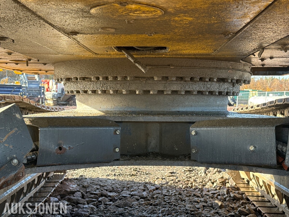 2020 Komatsu PC490LC-11E0 beltegraver med graveskuffe – 48 tonn