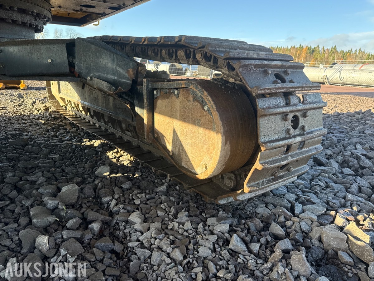 2020 Komatsu PC490LC-11E0 beltegraver med graveskuffe – 48 tonn