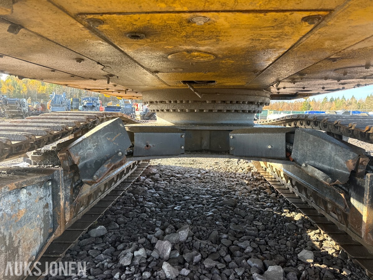 2020 Komatsu PC490LC-11E0 beltegraver med graveskuffe – 48 tonn