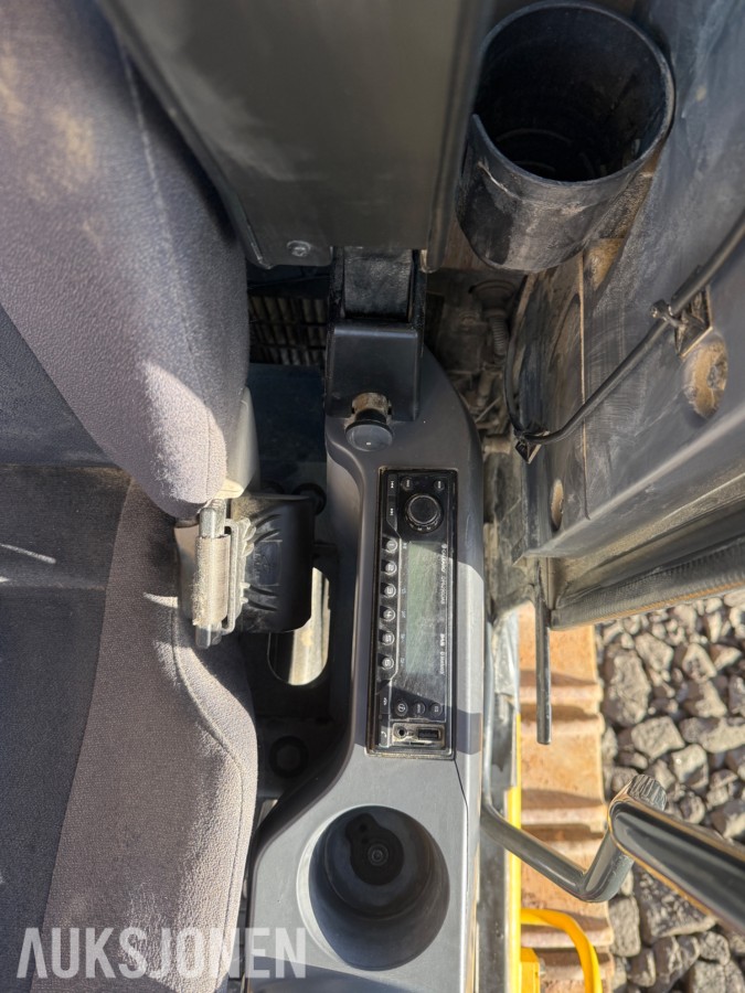 2020 Komatsu PC490LC-11E0 beltegraver med graveskuffe – 48 tonn