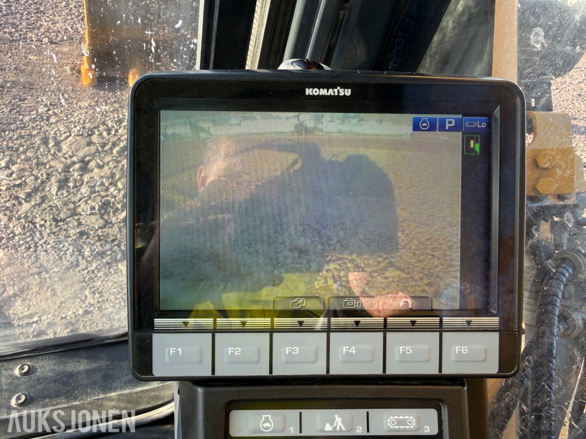 2020 Komatsu PC490LC-11E0 beltegraver med graveskuffe – 48 tonn