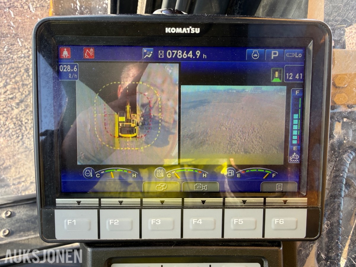 2020 Komatsu PC490LC-11E0 beltegraver med graveskuffe – 48 tonn