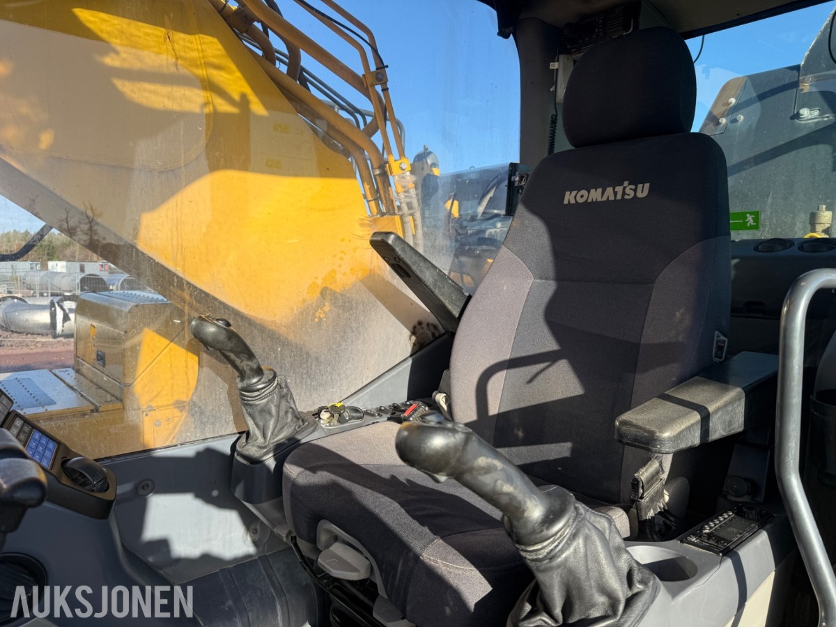 2020 Komatsu PC490LC-11E0 beltegraver med graveskuffe – 48 tonn