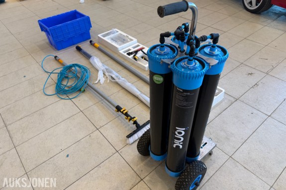 Ionic Systems vinduspyle-/vannrensesystem på tralle