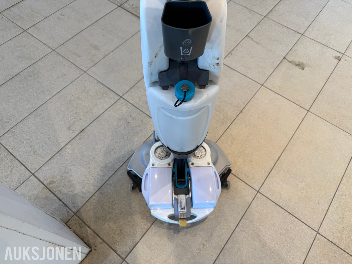 i-mop XL Plus gulvvaskemaskin m/ lader og 4 batteri