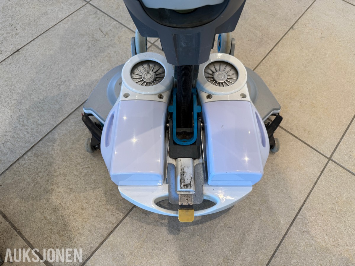 i-mop XL Plus gulvvaskemaskin m/ lader og 4 batteri
