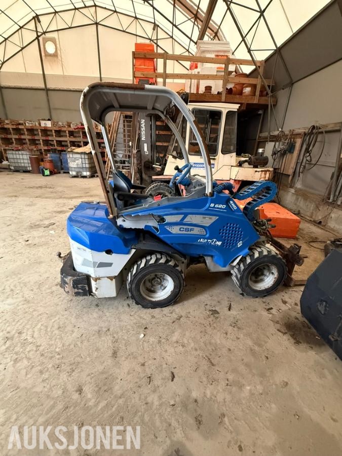 2013 Multione  S620 med skuffe og silogrip