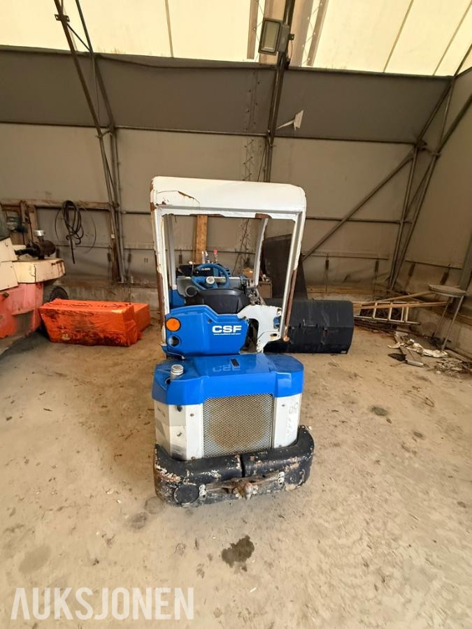 2013 Multione  S620 med skuffe og silogrip