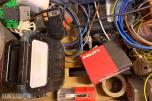Parti med diverse elektroutstyr, LED-lys, kabler og installasjonsmateriell