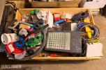 Parti med diverse elektroutstyr, LED-lys, kabler og installasjonsmateriell