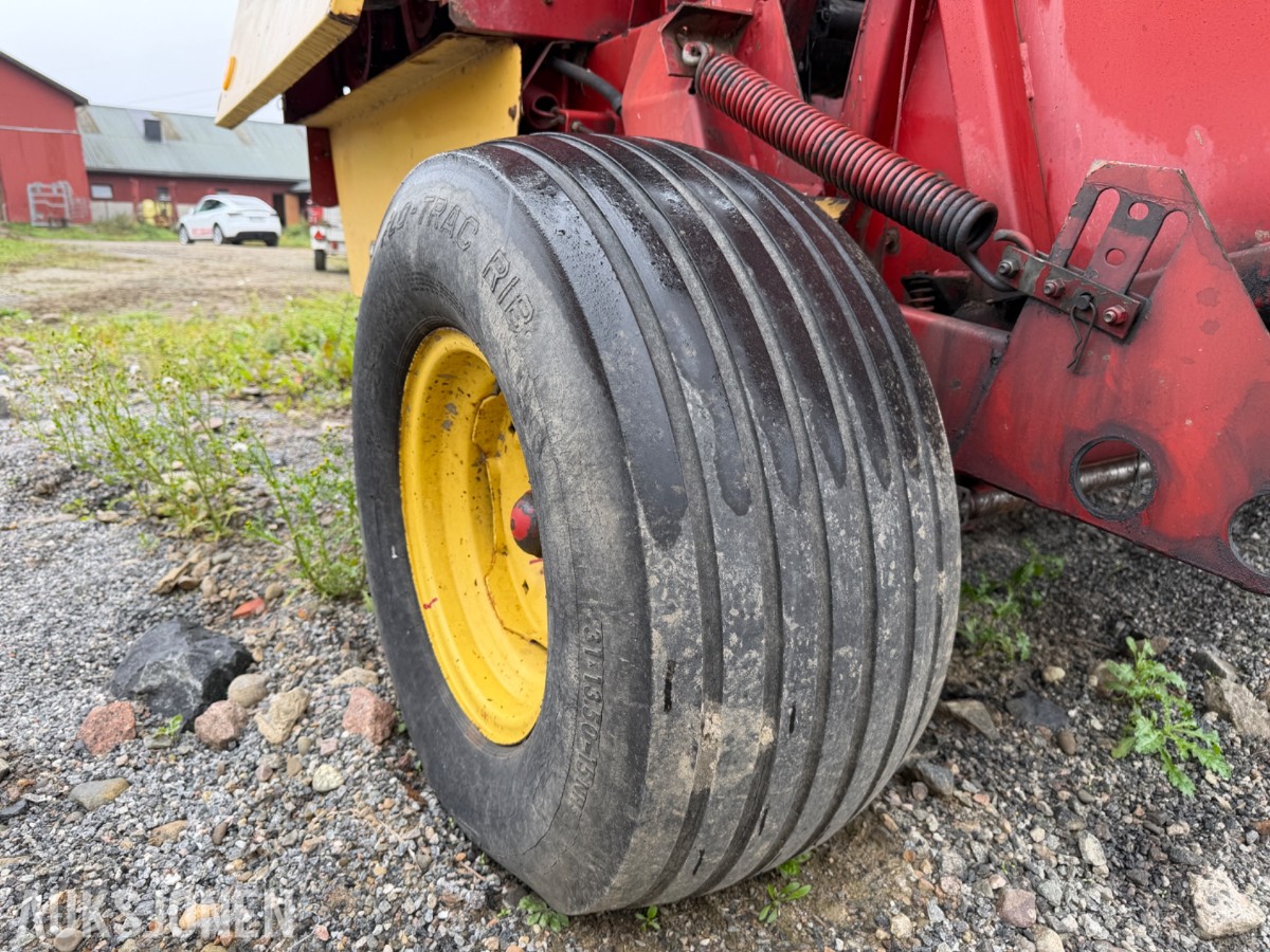 2 Stk New Holland 835 Rundballpresse REP OBJEKT