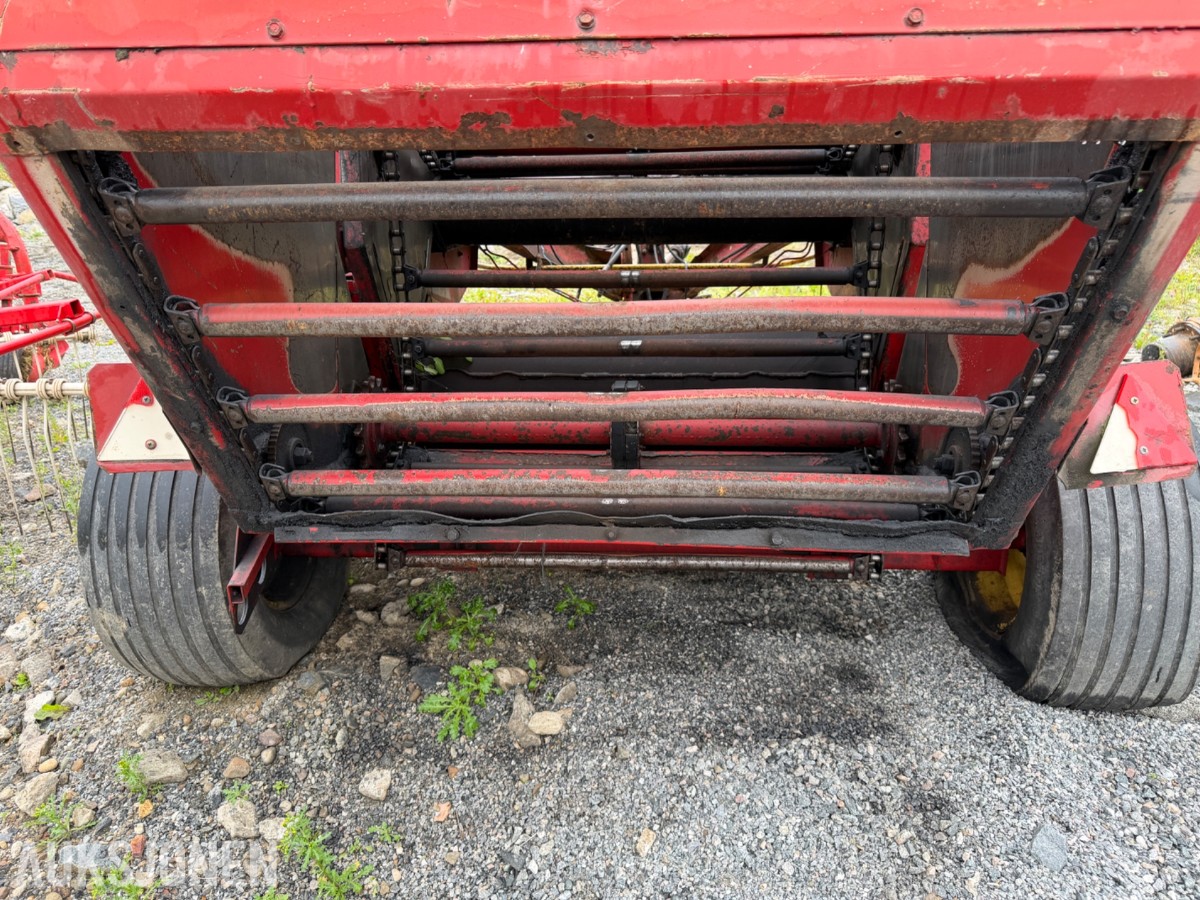 2 Stk New Holland 835 Rundballpresse REP OBJEKT