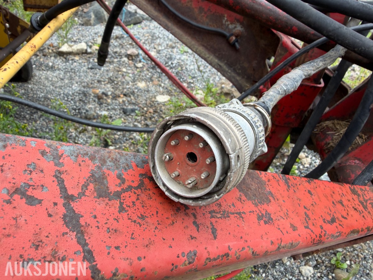 2 Stk New Holland 835 Rundballpresse REP OBJEKT