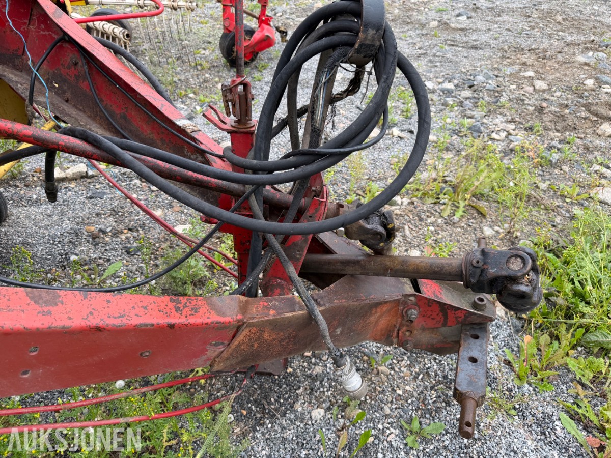 2 Stk New Holland 835 Rundballpresse REP OBJEKT