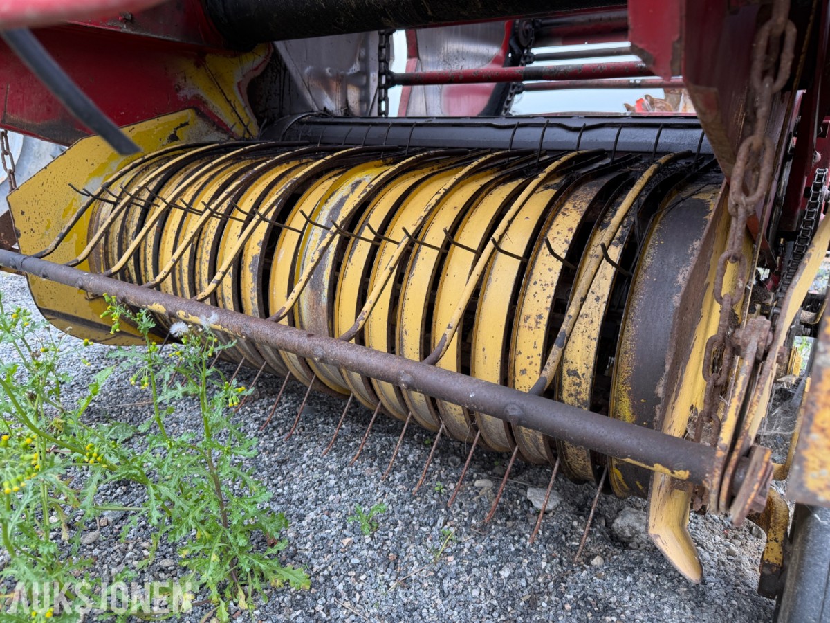 2 Stk New Holland 835 Rundballpresse REP OBJEKT