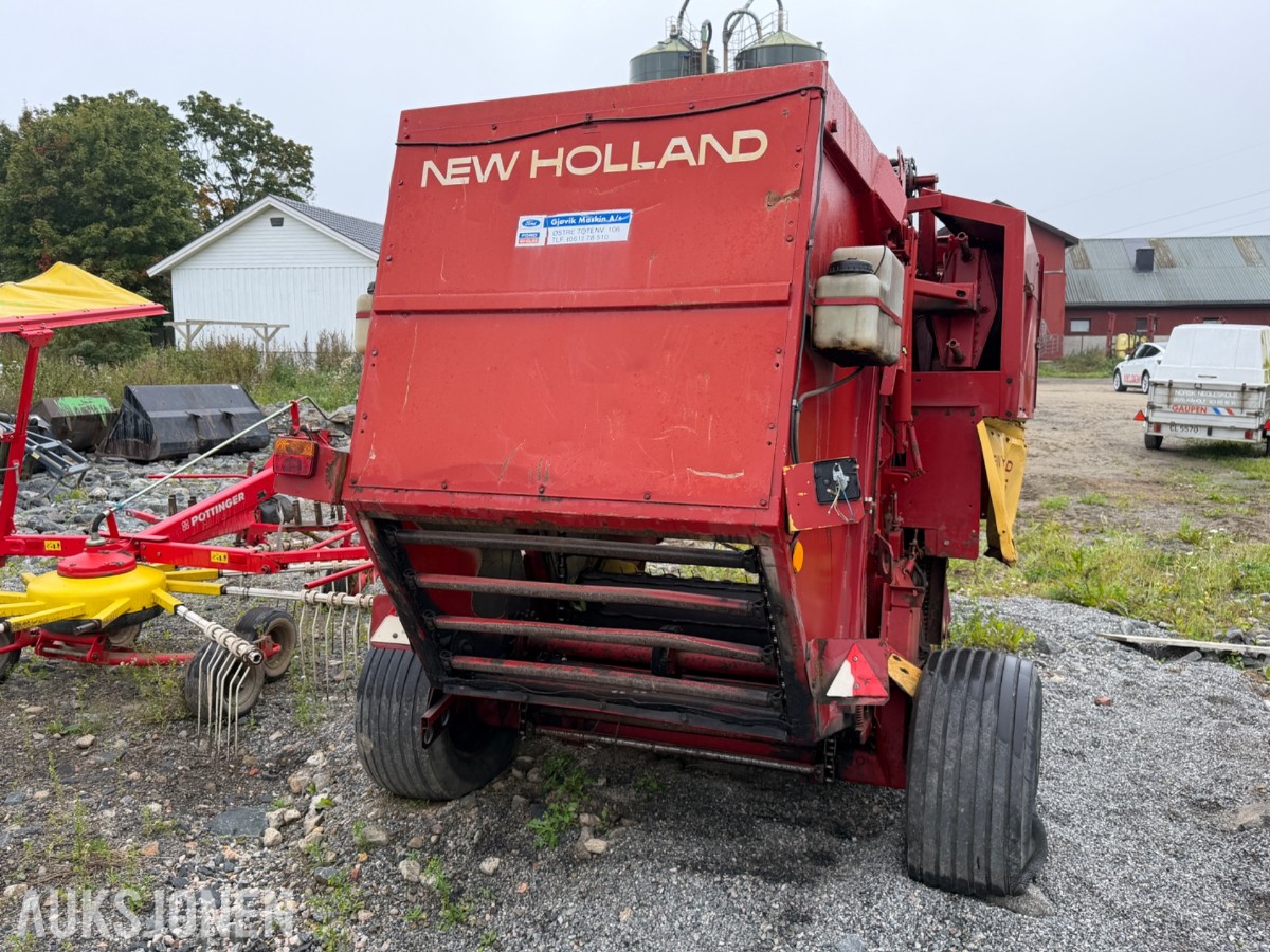 2 Stk New Holland 835 Rundballpresse REP OBJEKT