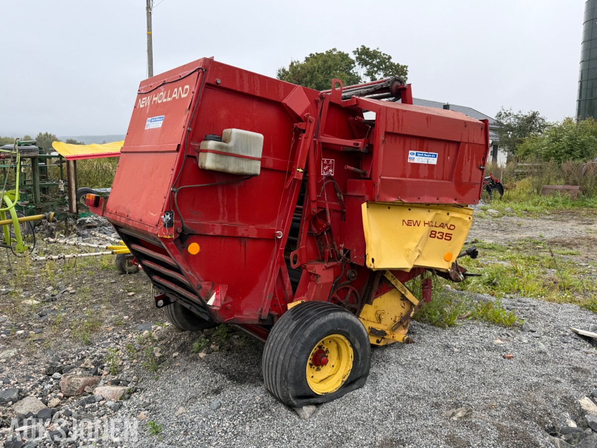 2 Stk New Holland 835 Rundballpresse REP OBJEKT