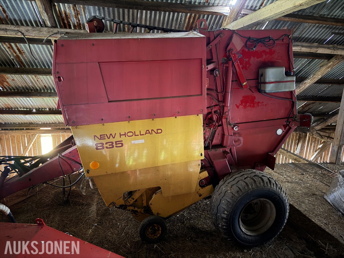 2 Stk New Holland 835 Rundballpresse REP OBJEKT