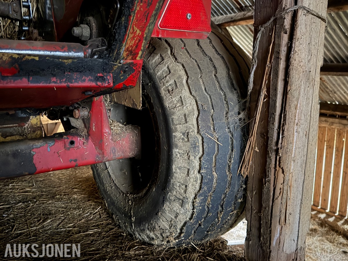 2 Stk New Holland 835 Rundballpresse REP OBJEKT