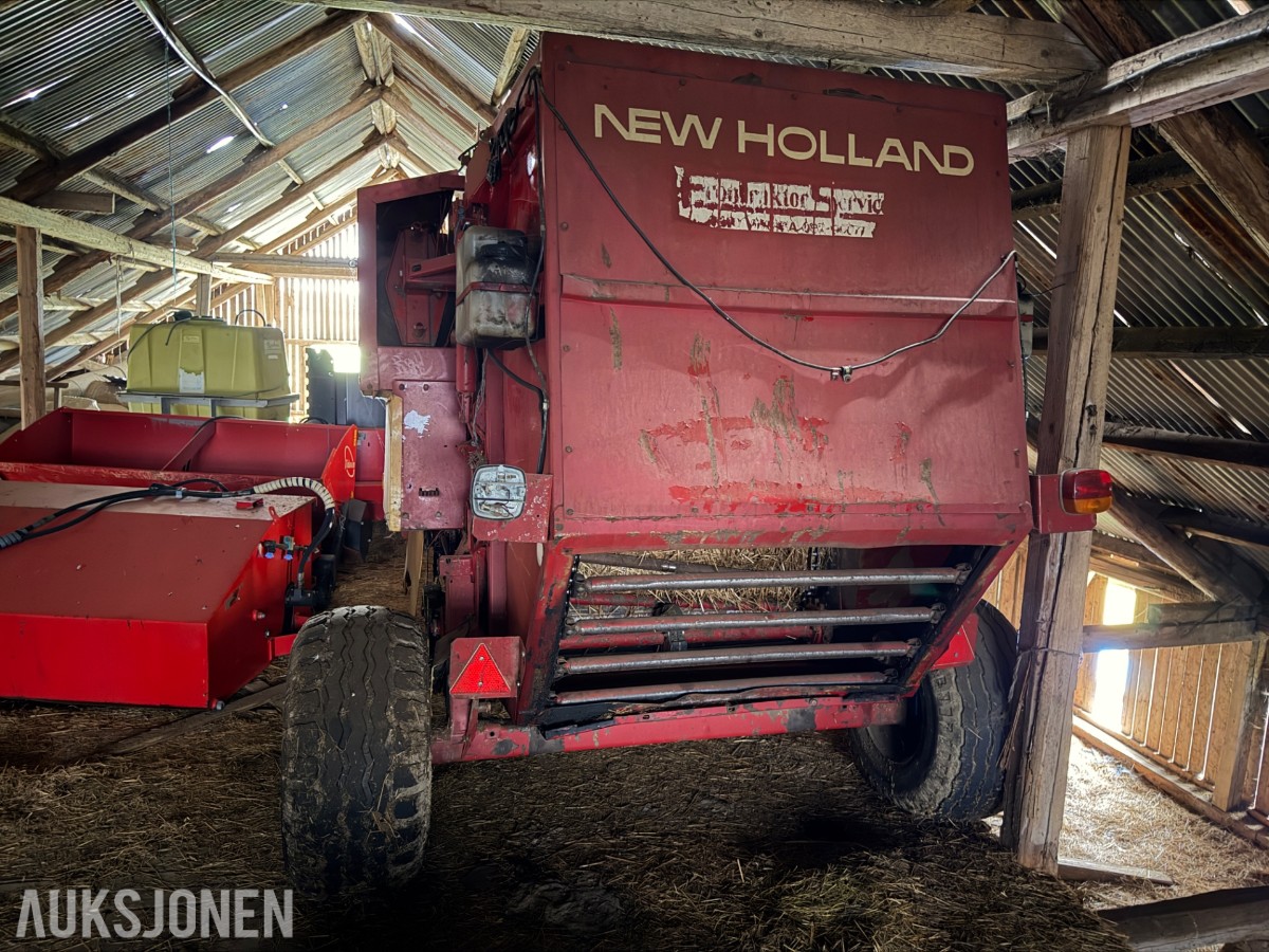 2 Stk New Holland 835 Rundballpresse REP OBJEKT