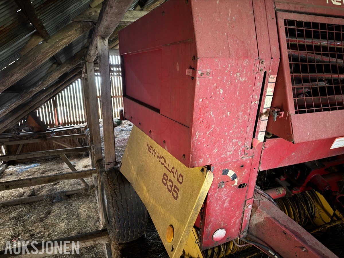 2 Stk New Holland 835 Rundballpresse REP OBJEKT