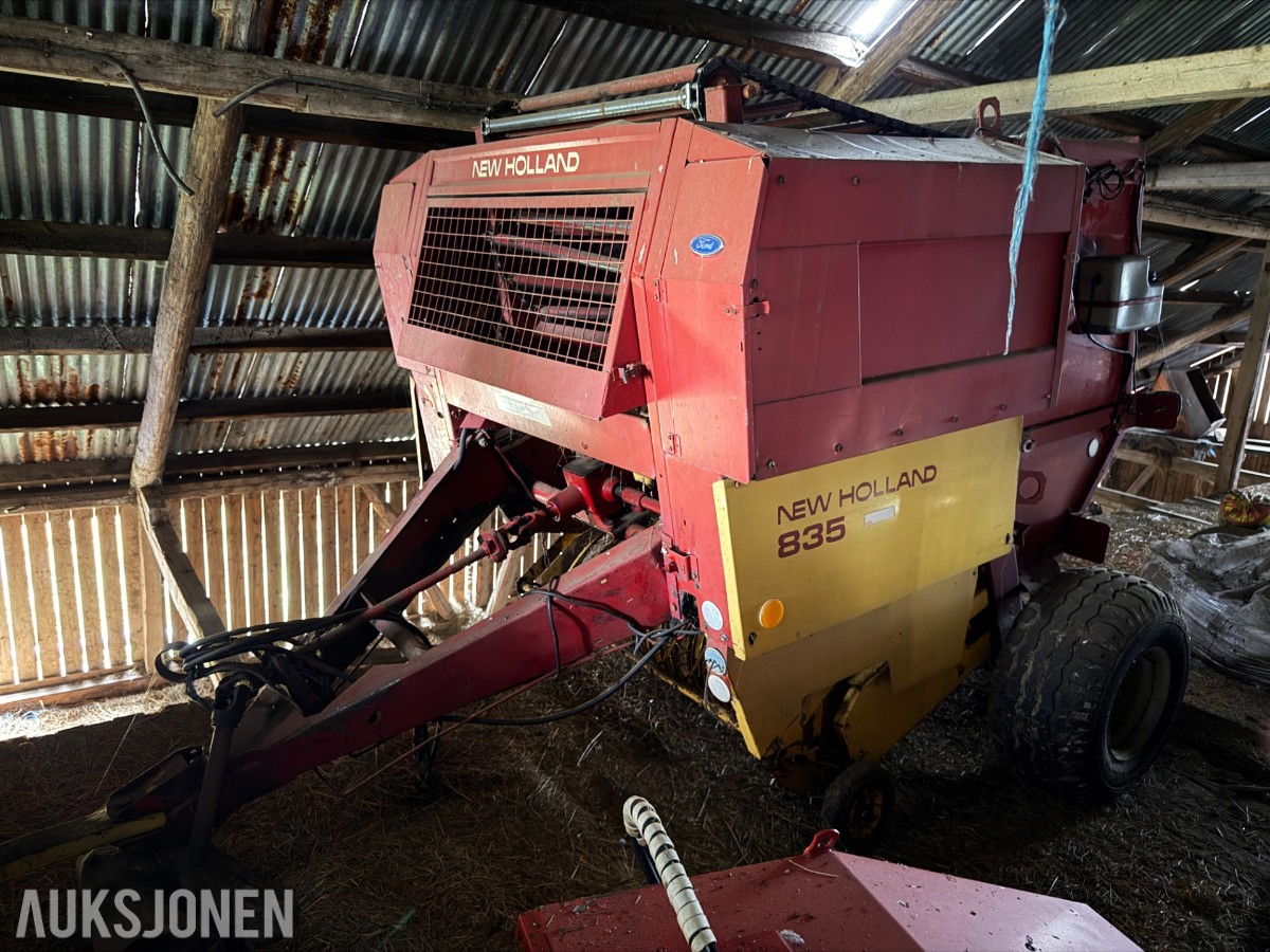 2 Stk New Holland 835 Rundballpresse REP OBJEKT