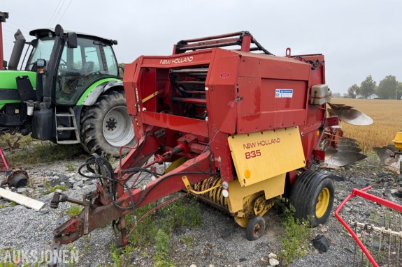 2 Stk New Holland 835 Rundballpresse REP OBJEKT