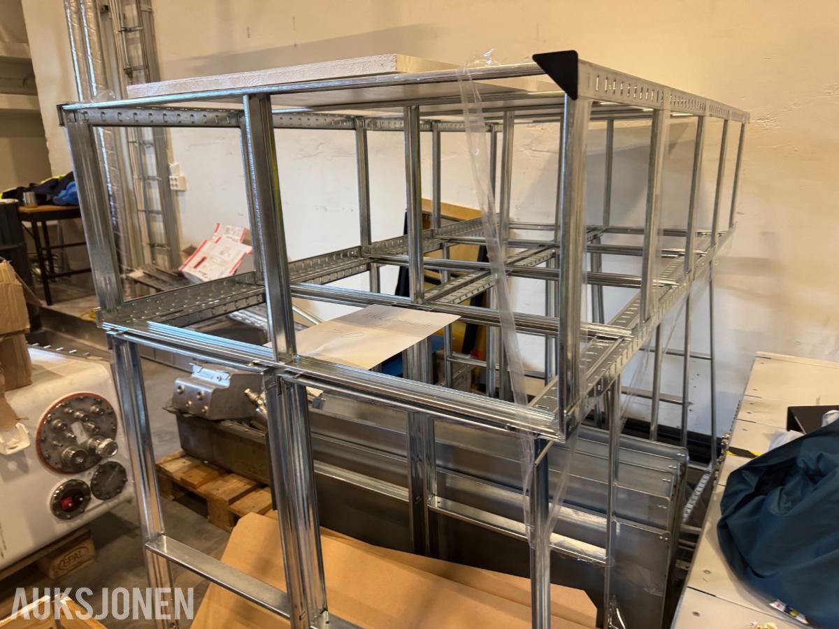 3 stk Galvanisert hyllesystem  med hyller og deler