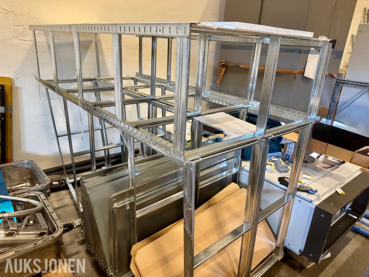 3 stk Galvanisert hyllesystem  med hyller og deler
