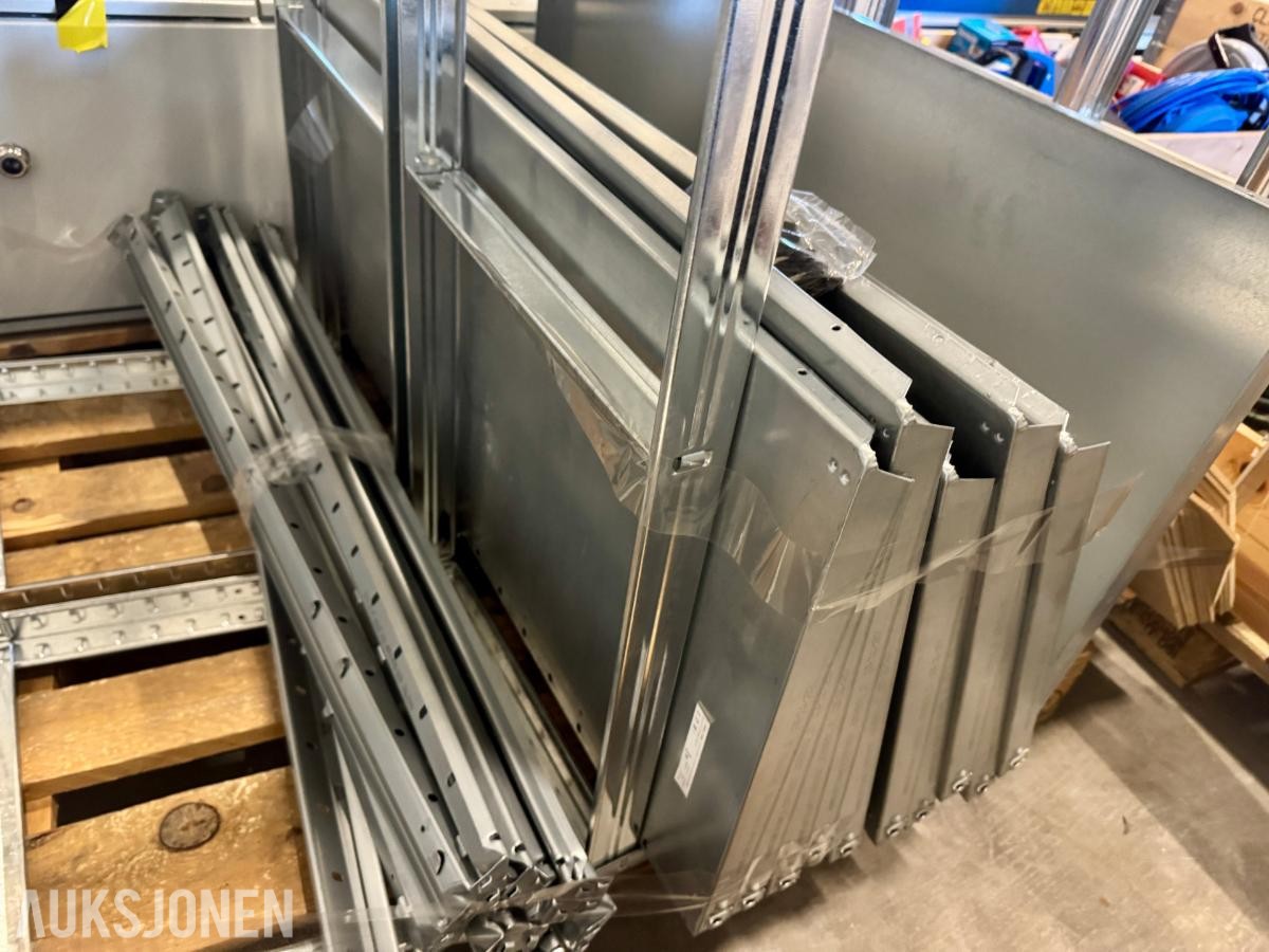3 stk Galvanisert hyllesystem  med hyller og deler