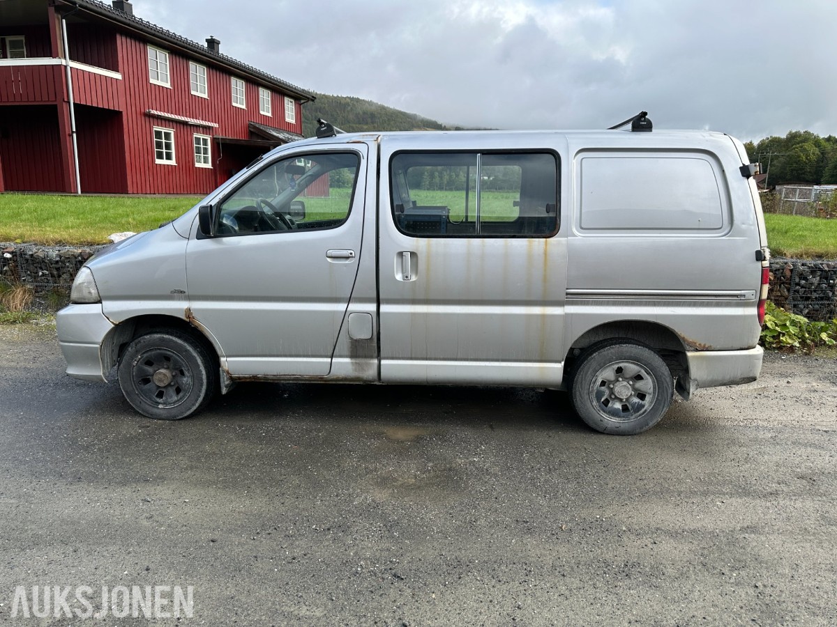 2007 TOYOTA HIACE 4WD MANUELL REP OBJEKT