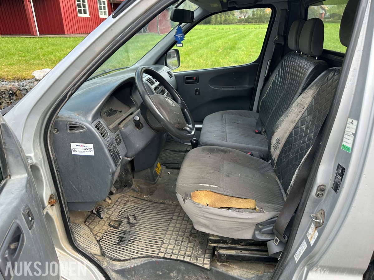 2007 TOYOTA HIACE 4WD MANUELL REP OBJEKT