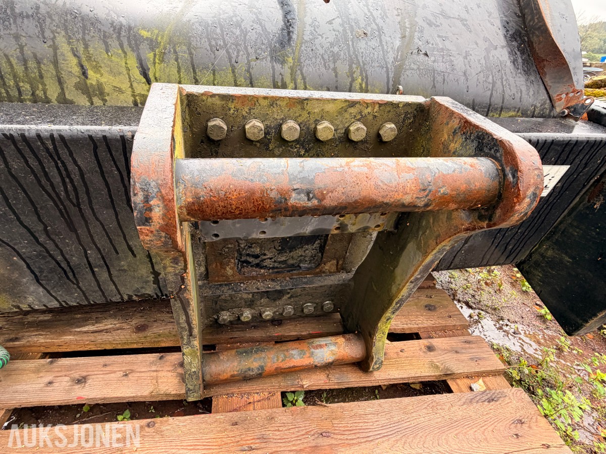 2018 Engcon Engcon feievals til gravemaskin