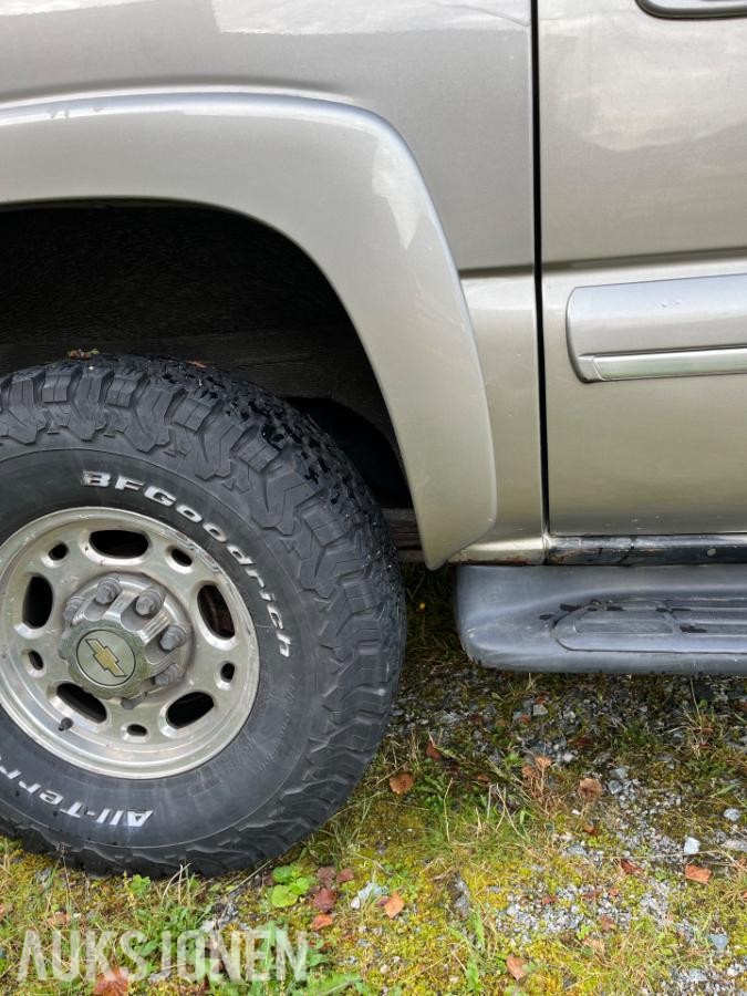 2002 CHEVROLET SUBURBAN LANCE 2500LS 6.0L 320HK 4WD AUTOMAT 7-SETER