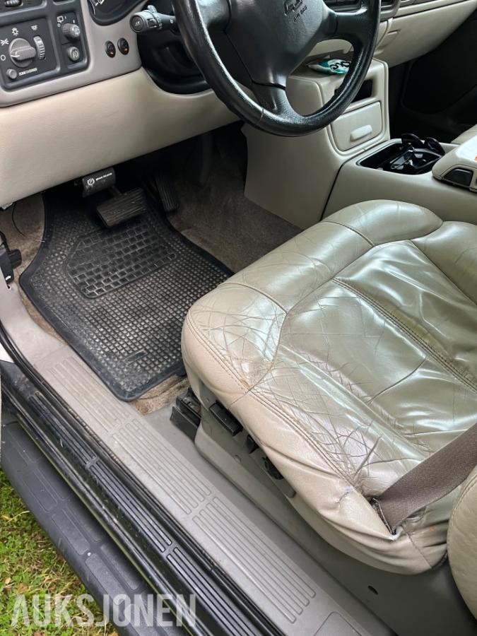 2002 CHEVROLET SUBURBAN LANCE 2500LS 6.0L 320HK 4WD AUTOMAT 7-SETER