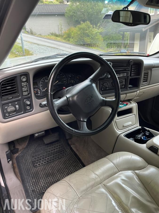 2002 CHEVROLET SUBURBAN LANCE 2500LS 6.0L 320HK 4WD AUTOMAT 7-SETER