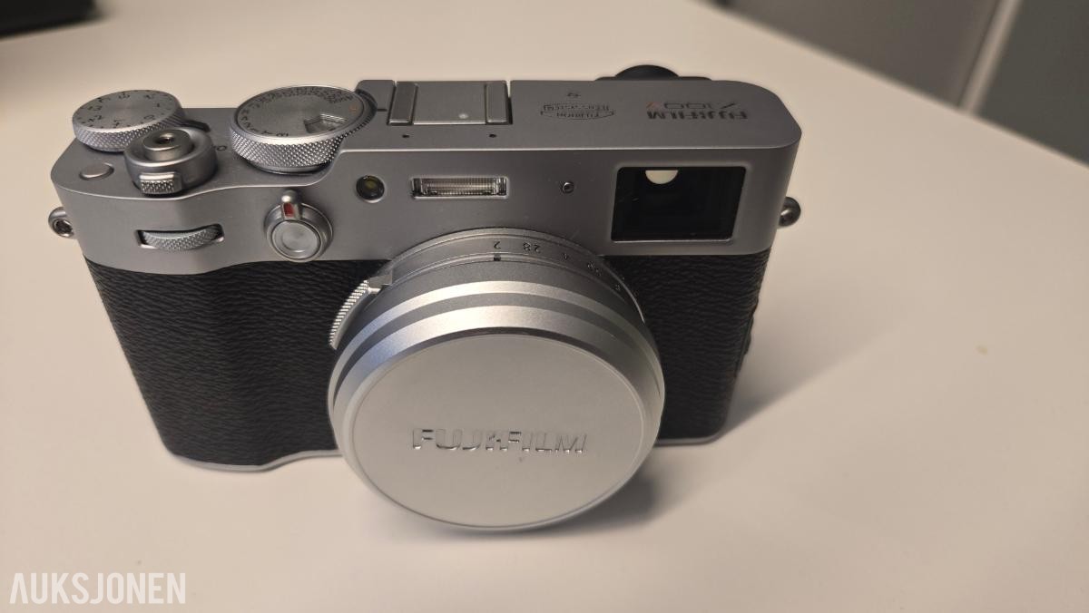 2021 fujifilm X100v