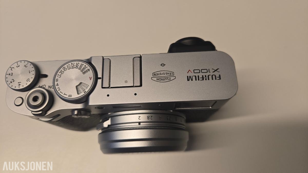 2021 fujifilm X100v