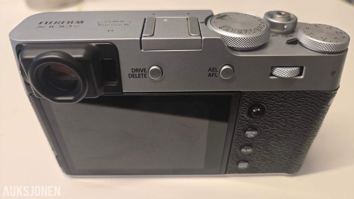 2021 fujifilm X100v